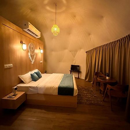 Wildglamps Athirappilly Hotel Exterior foto